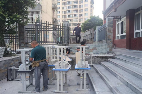 周家坝恒发搬家：助力三峡水利电力学校课桌搬迁，专业高效获点赞